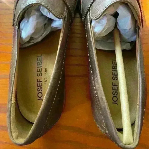 Josef Seibel Woman’s Sienna 96 Soft Washed Camel Loafer Shoe - Picture 6 of 10